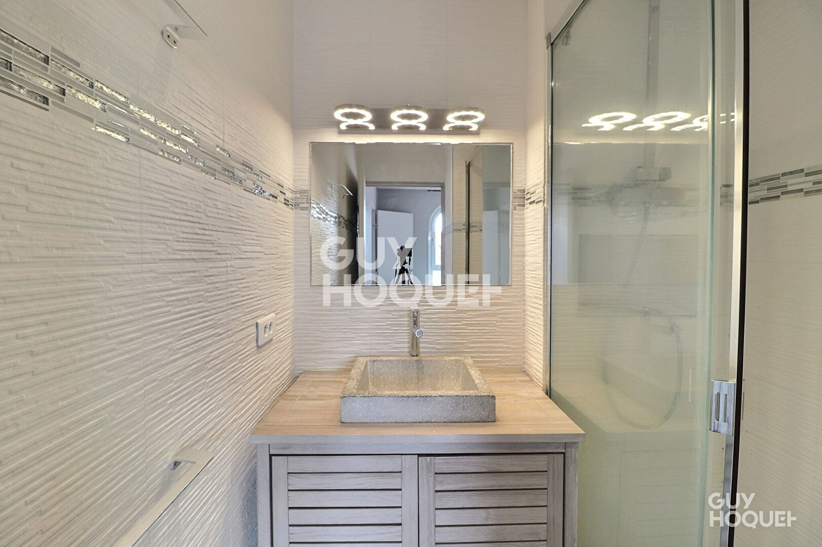 À vendre  LATTES, Charmant T2 avec terrasse et cellier, vue sur le port