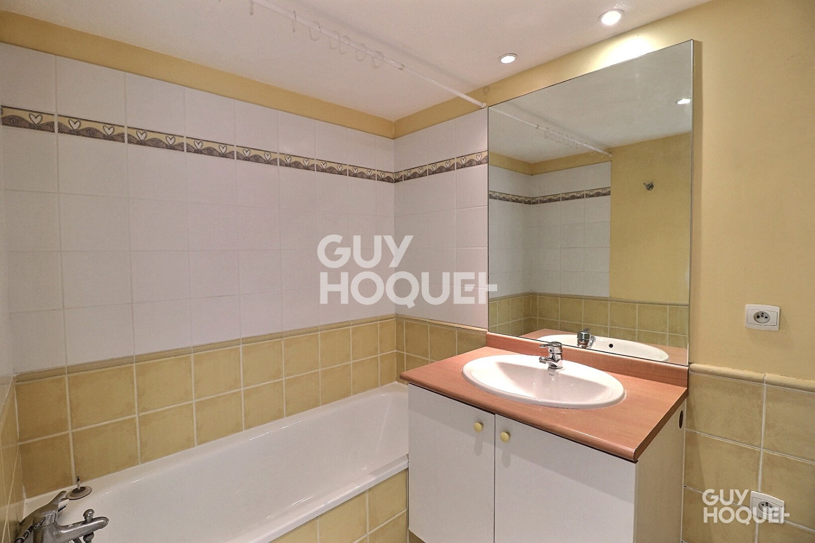 Appartement Lattes 2 pièce(s) 49 m² + terrasse + parking