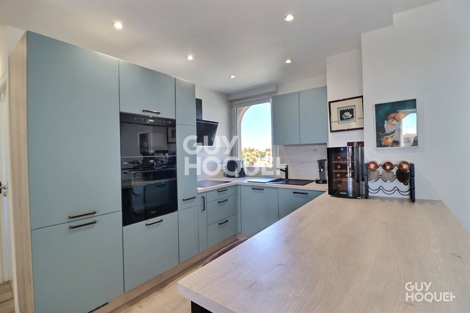 GRAND T2 RÉNOVÉ  TERRASSE VUE PORT