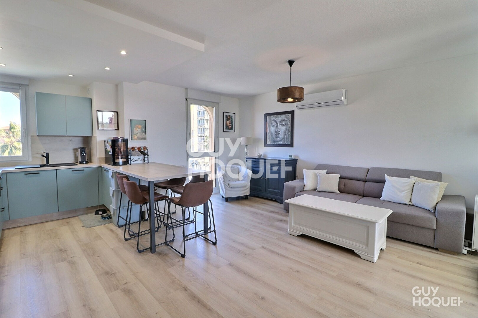 GRAND T2 RÉNOVÉ  TERRASSE VUE PORT