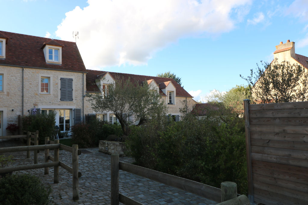 A LOUER - Jolie Maison de ville 3 pièces pleine de charme!