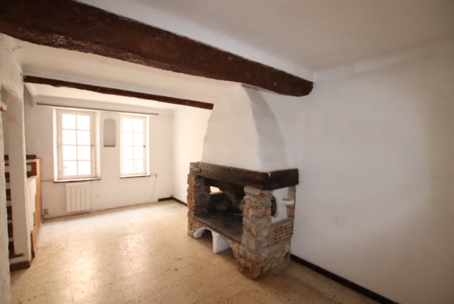 Maison de Village Atypique à rénover