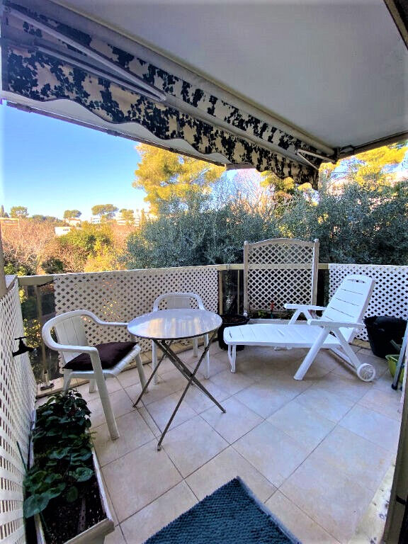 Grand Studio dans résidence SENIORS " les Hespérides"