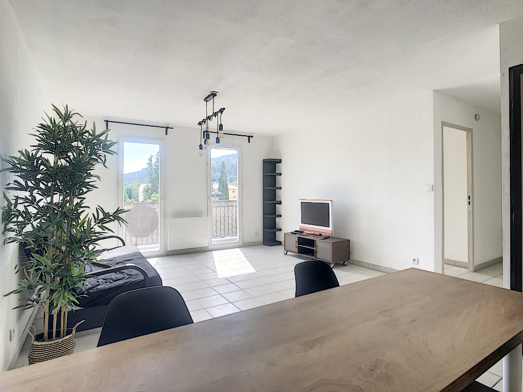 Appartement Le Luc 3 pièce(s) 58,7 m2 dans Résidence avec Piscine