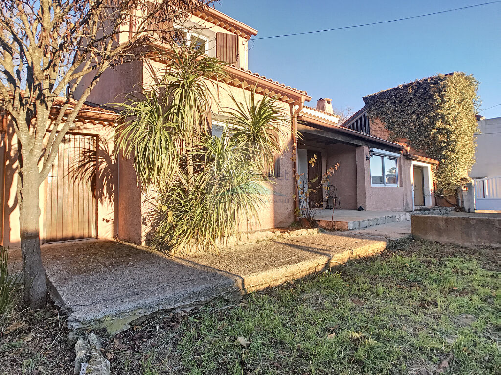 Maison centre village avec jardin
