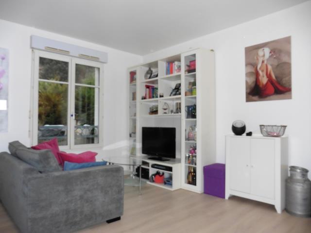 À vendre, appartement 1 pièce d'une surface habitable de 28 m² à Buc (78530).