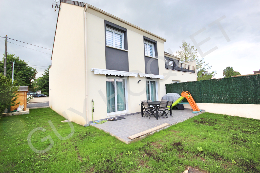 Maison 5 pièces d'environ 108 m² à vendre à SAINT FARGEAU PONTHIERRY (77310).