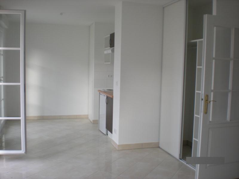 Beau studio avec balcon et parking en sous-sol
