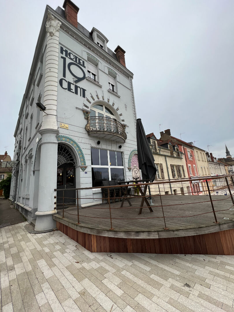 HOTEL A 1 h20 de PARIS GARE DE LYON  !!