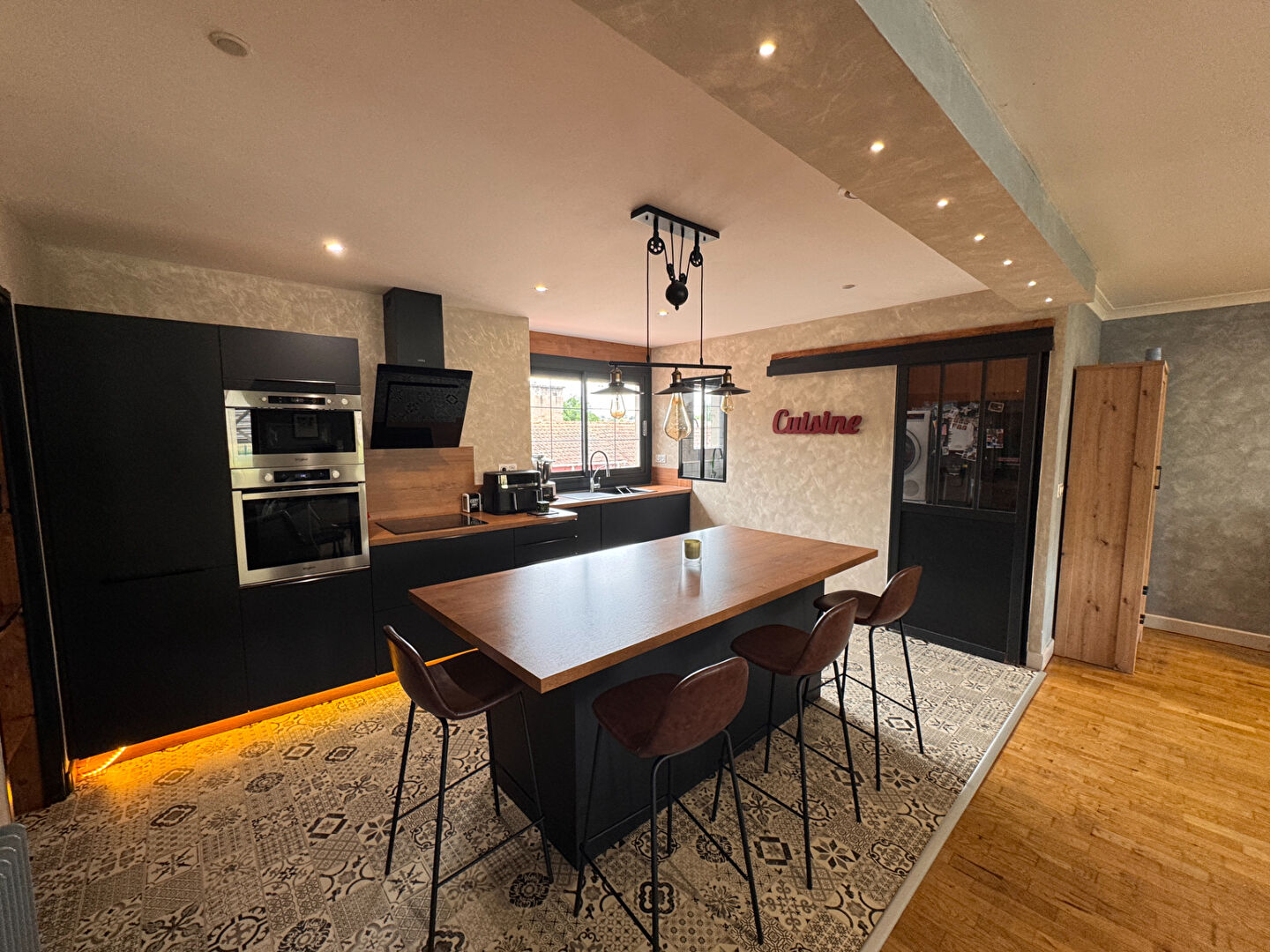 Maison 6 pièces à vendre à Blanzy avec piscine et sous-sol