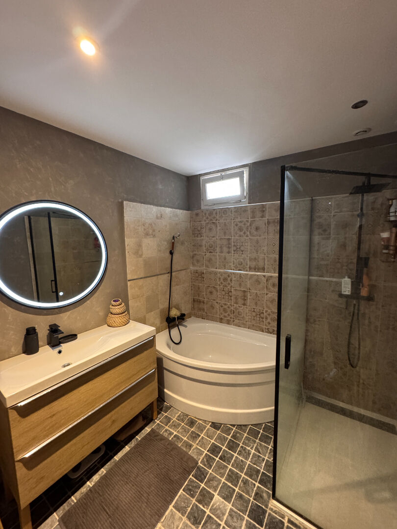 Maison 6 pièces à vendre à Blanzy avec piscine et sous-sol