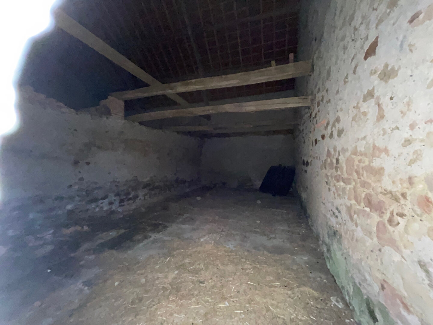 ENSEMBLE DE DEUX BATIMENTS DE FERME