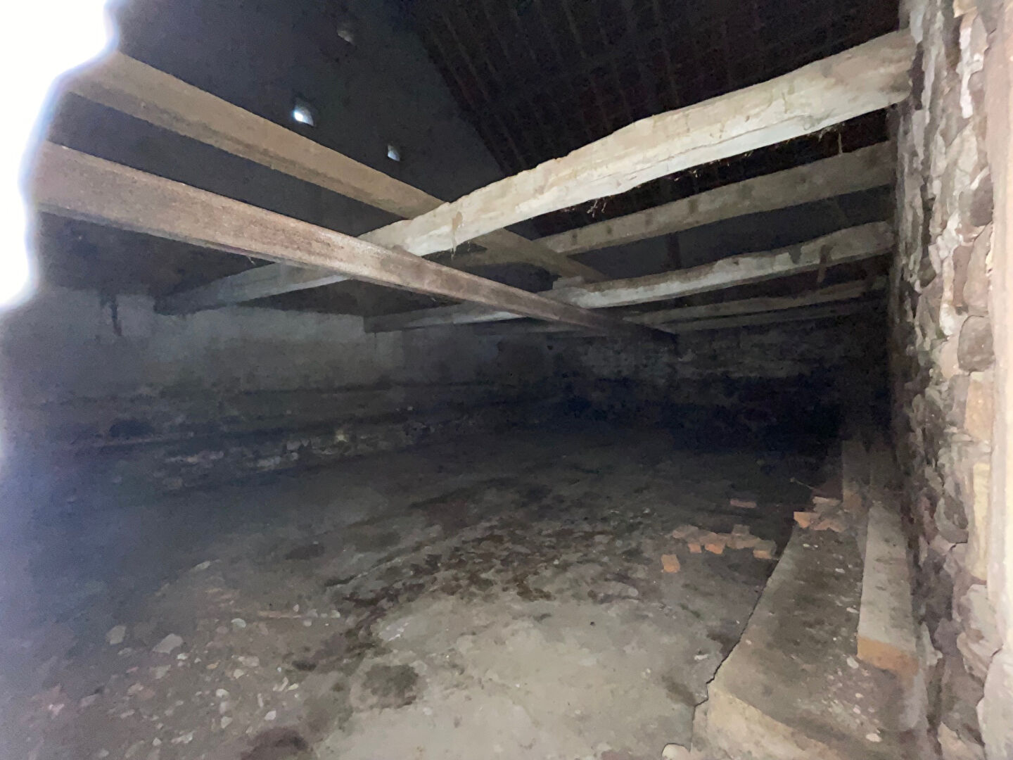 ENSEMBLE DE DEUX BATIMENTS DE FERME