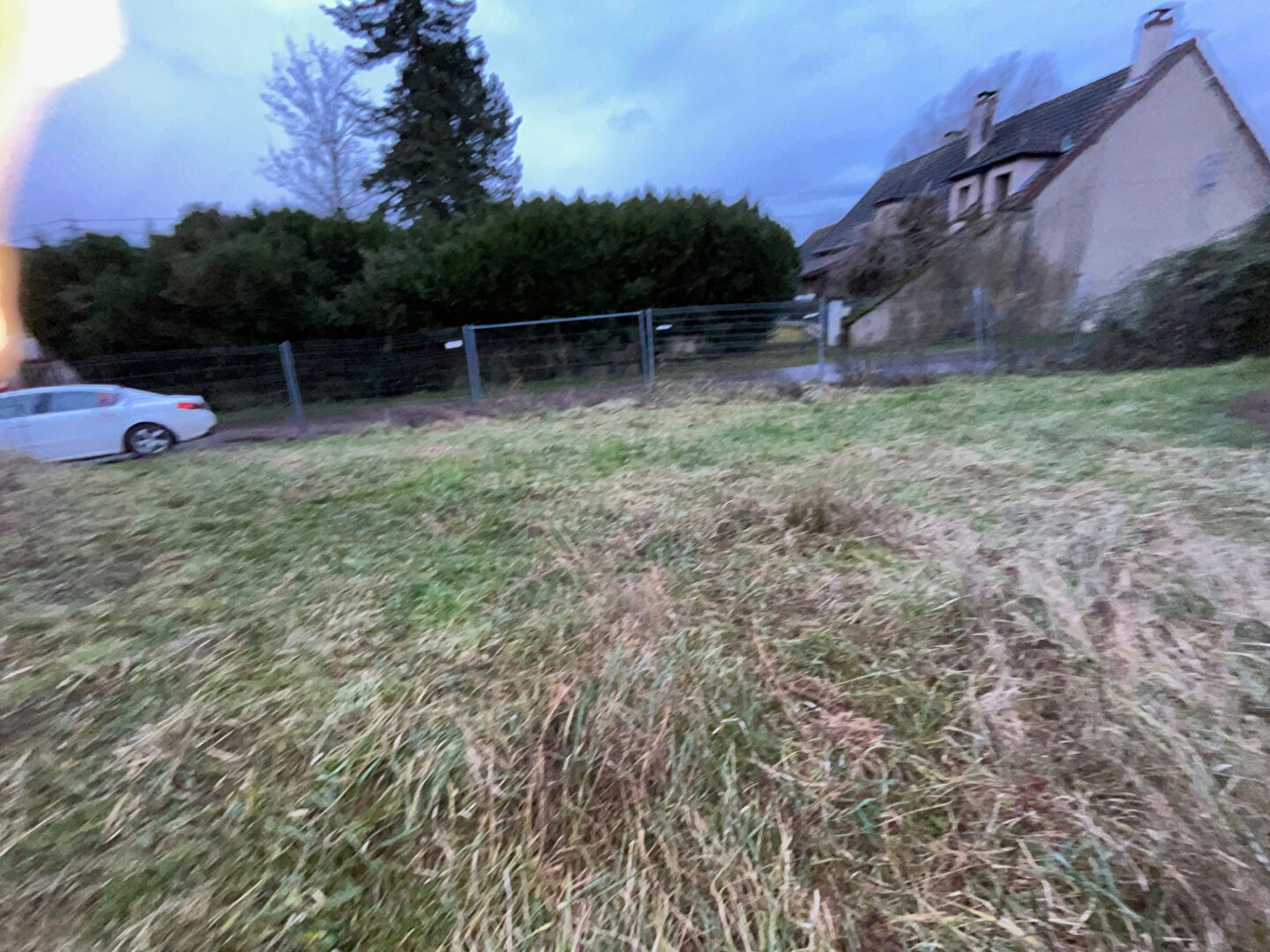 ENSEMBLE DE DEUX BATIMENTS DE FERME