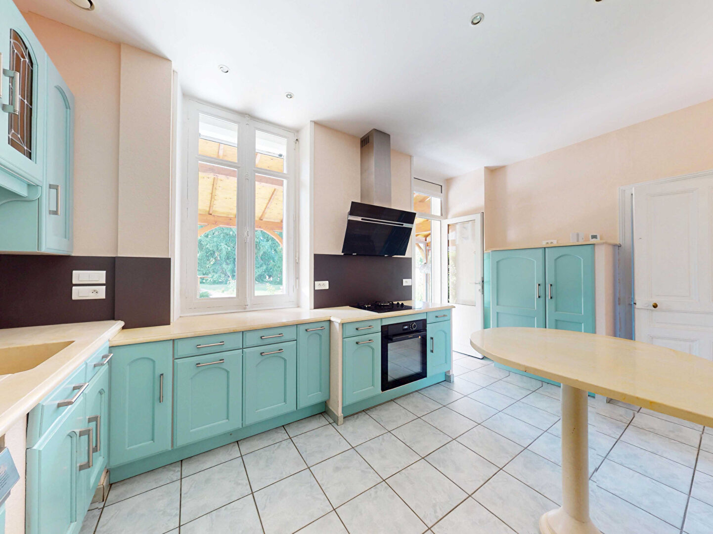 Maison à vendre à Mesvres - 7 pièces avec piscine