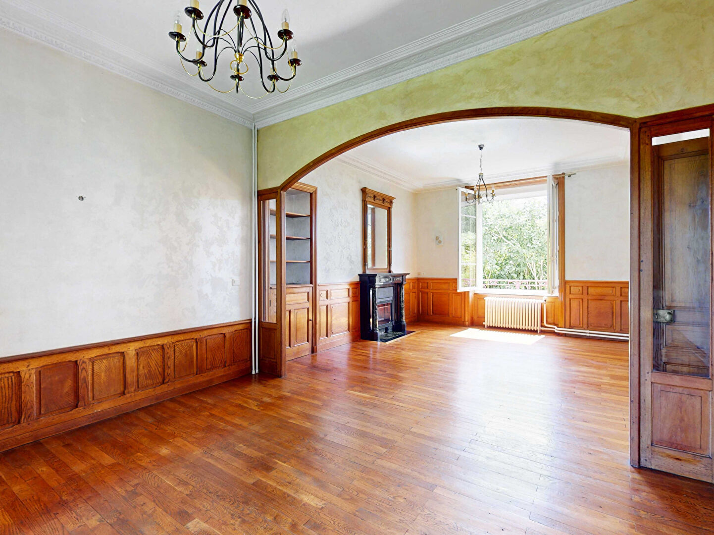 Maison à vendre à Mesvres - 7 pièces avec piscine