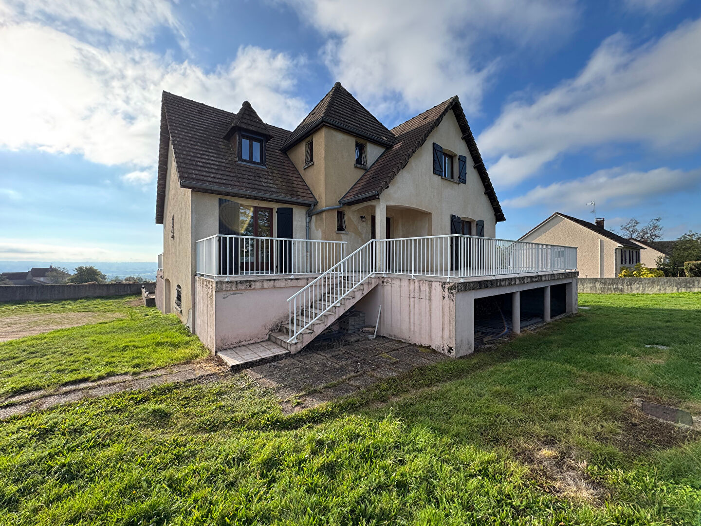 Maison d'architecte à vendre à Saint Pierre de Varennes - Référence 1576