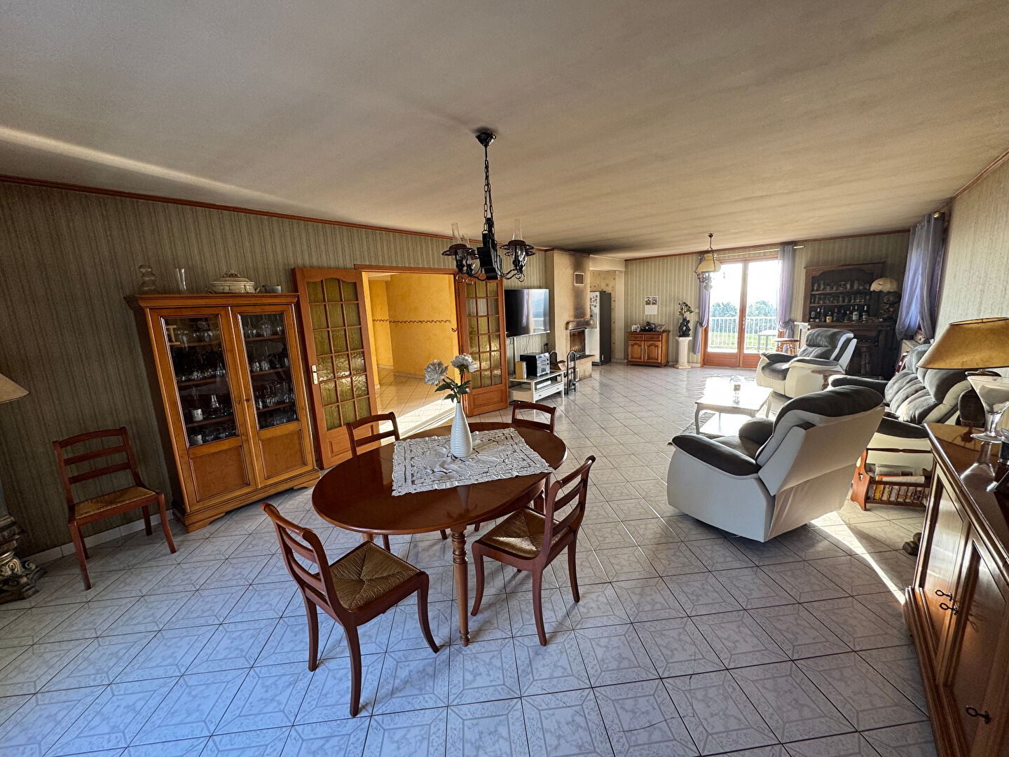 Maison d'architecte à vendre à Saint Pierre de Varennes - Référence 1576