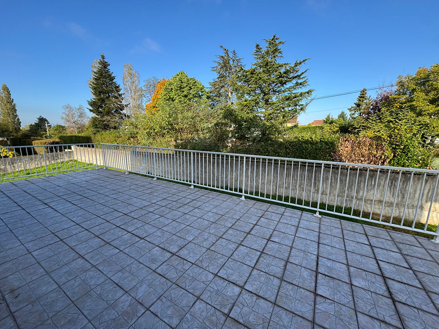 Maison d'architecte à vendre à Saint Pierre de Varennes - Référence 1576