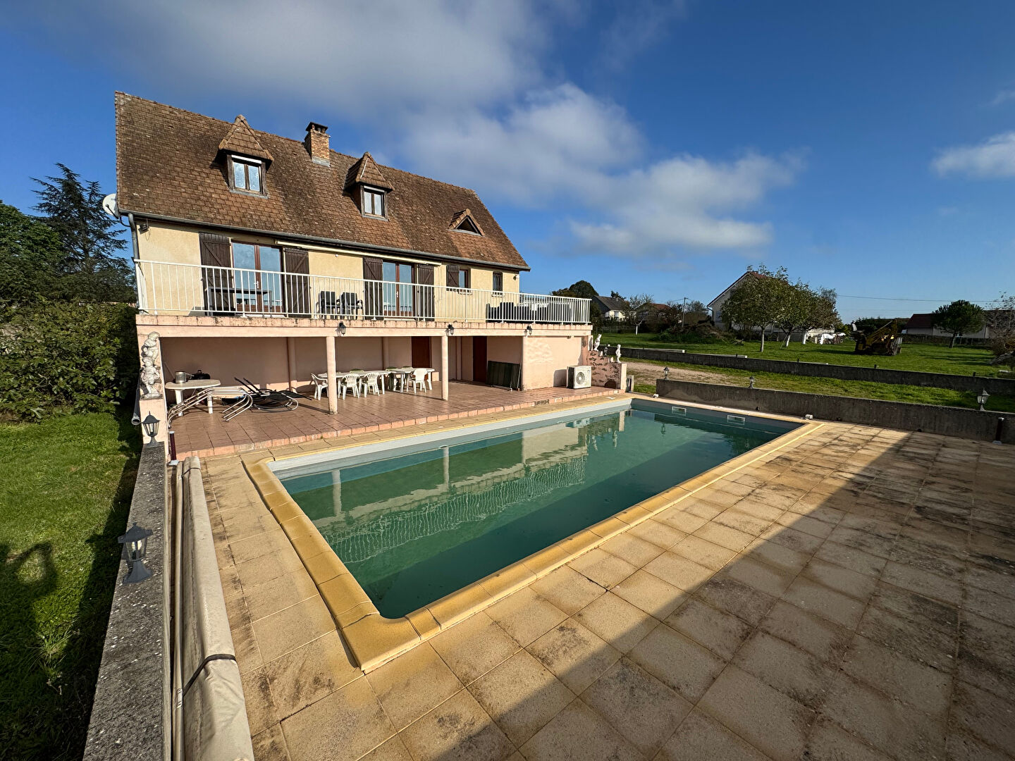 Maison d'architecte à vendre à Saint Pierre de Varennes - Référence 1576