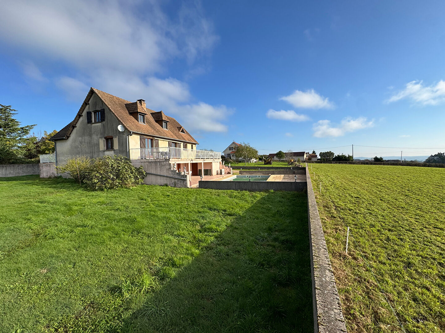 Maison d'architecte à vendre à Saint Pierre de Varennes - Référence 1576