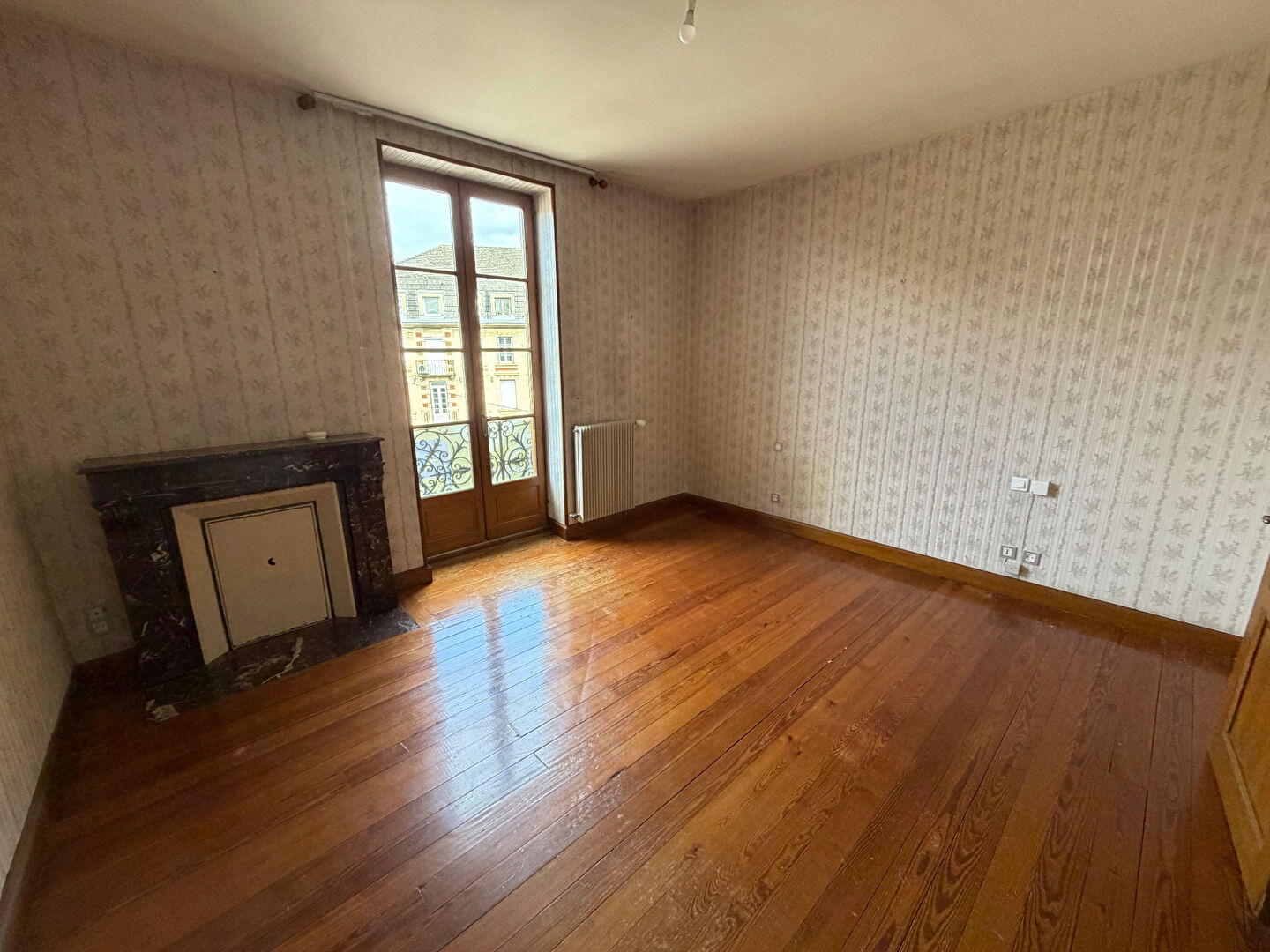 Immeuble Le Creusot 17 pièce(s) 562 m2