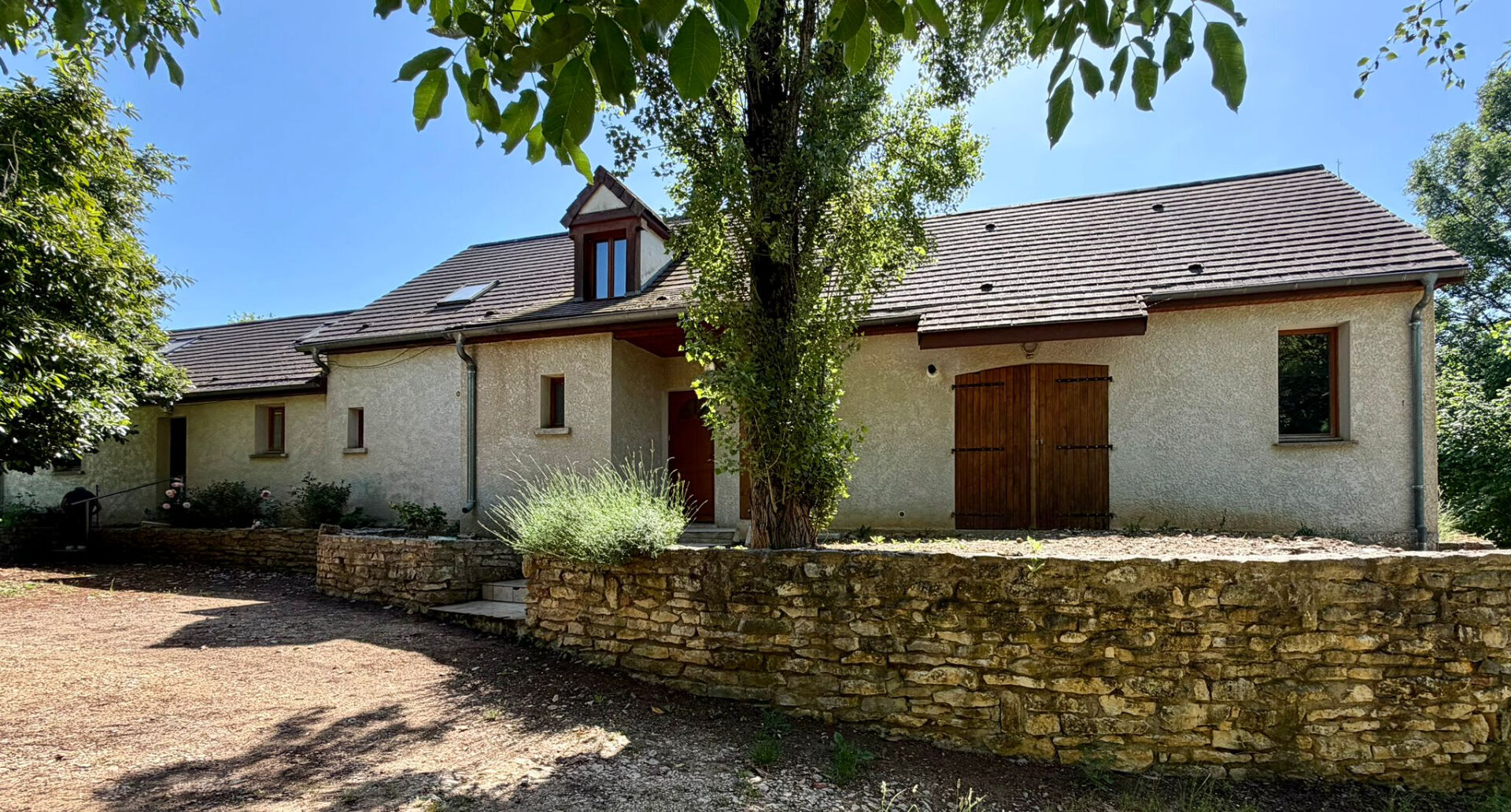 Maisons Fontaines 11 pièces 284 m2