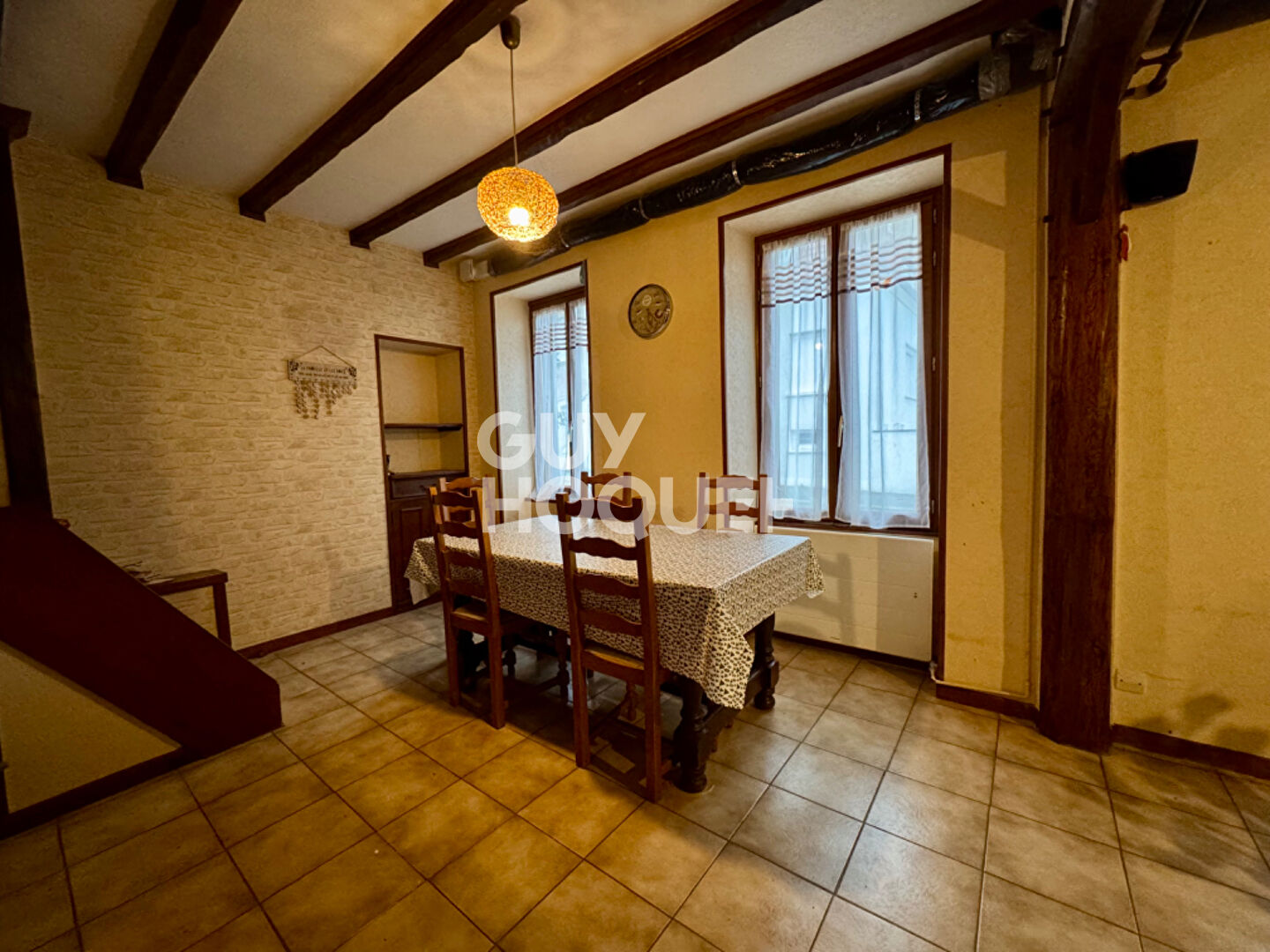 MAISON (6 PIÈCES) À LE CREUSOT (71200)