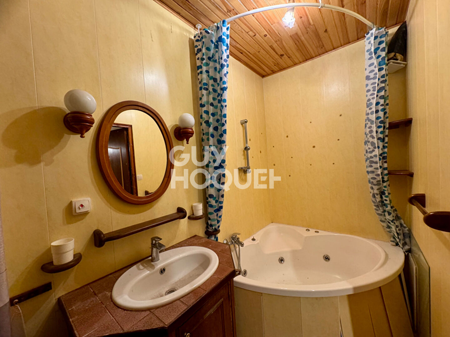 MAISON (6 PIÈCES) À LE CREUSOT (71200)