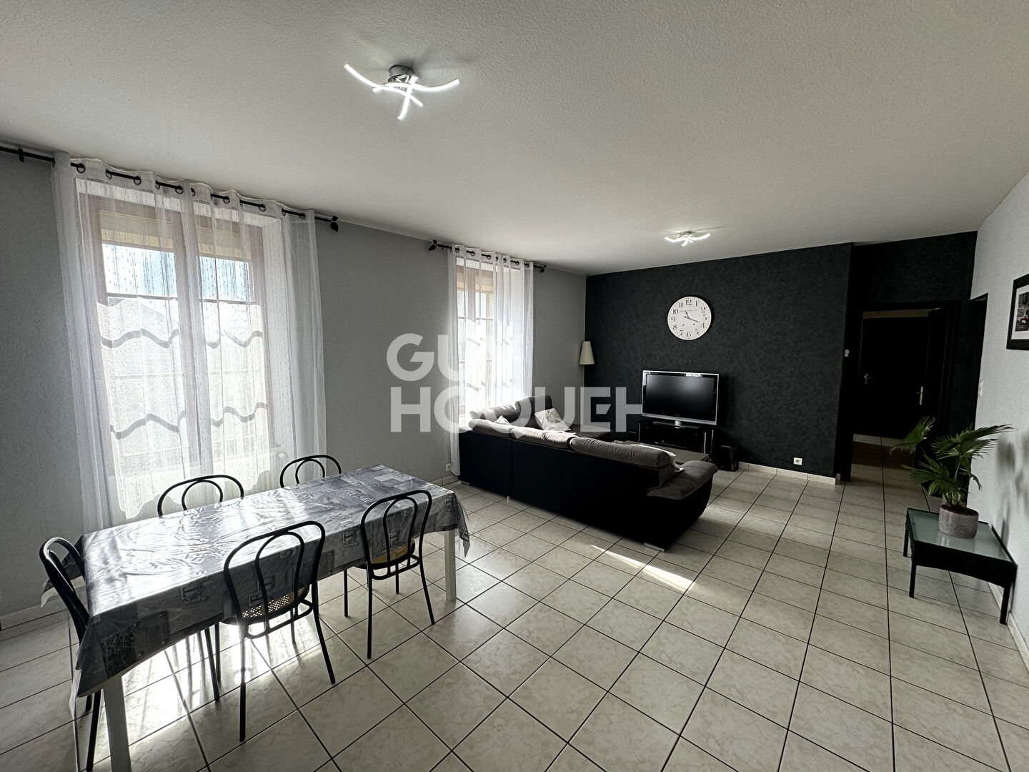 VENTE d'une maison 7 pièces (220 m²) + une maison 4 pièces (70m²) au BREUIL