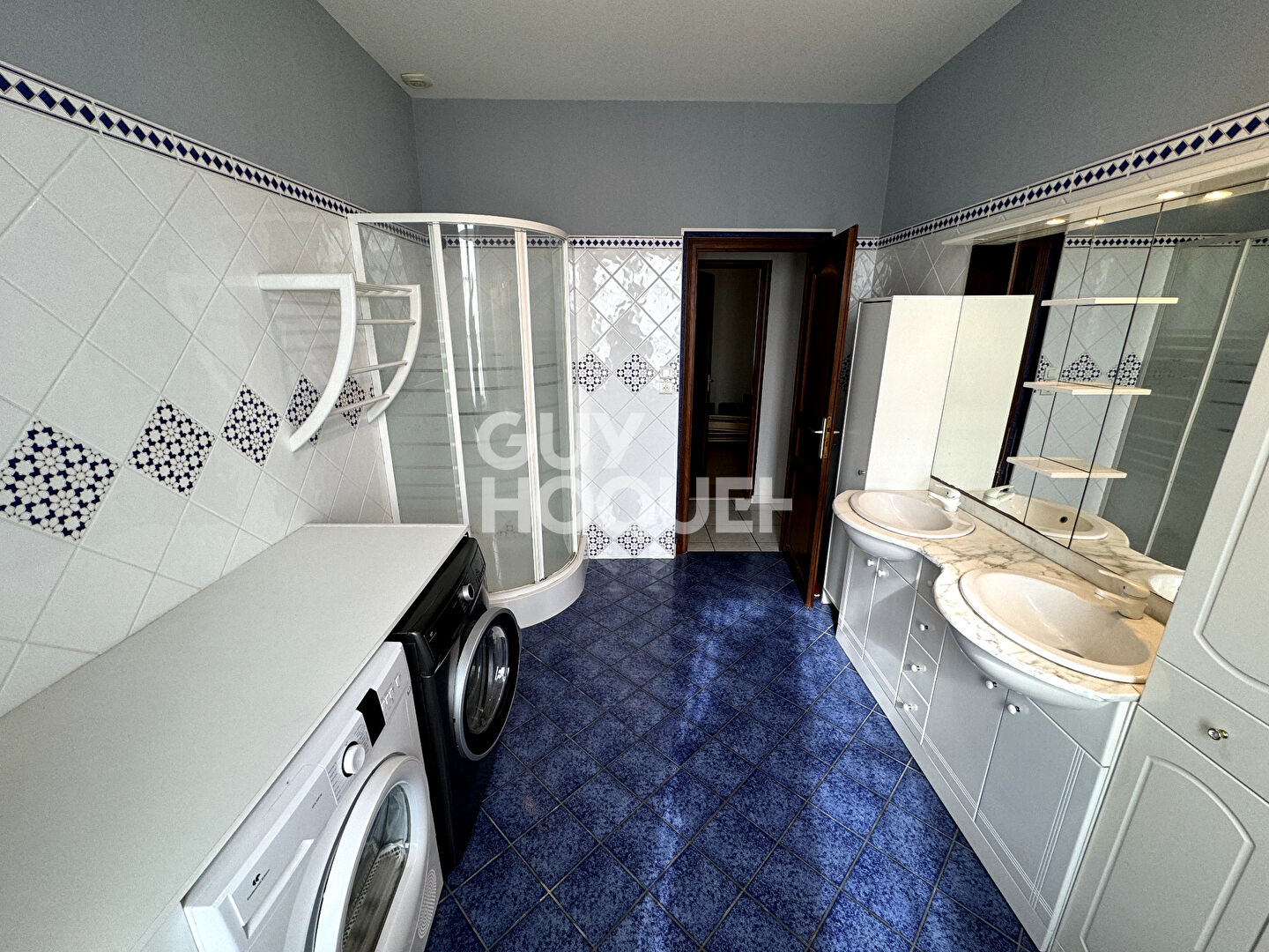 VENTE d'une maison 7 pièces (220 m²) + une maison 4 pièces (70m²) au BREUIL