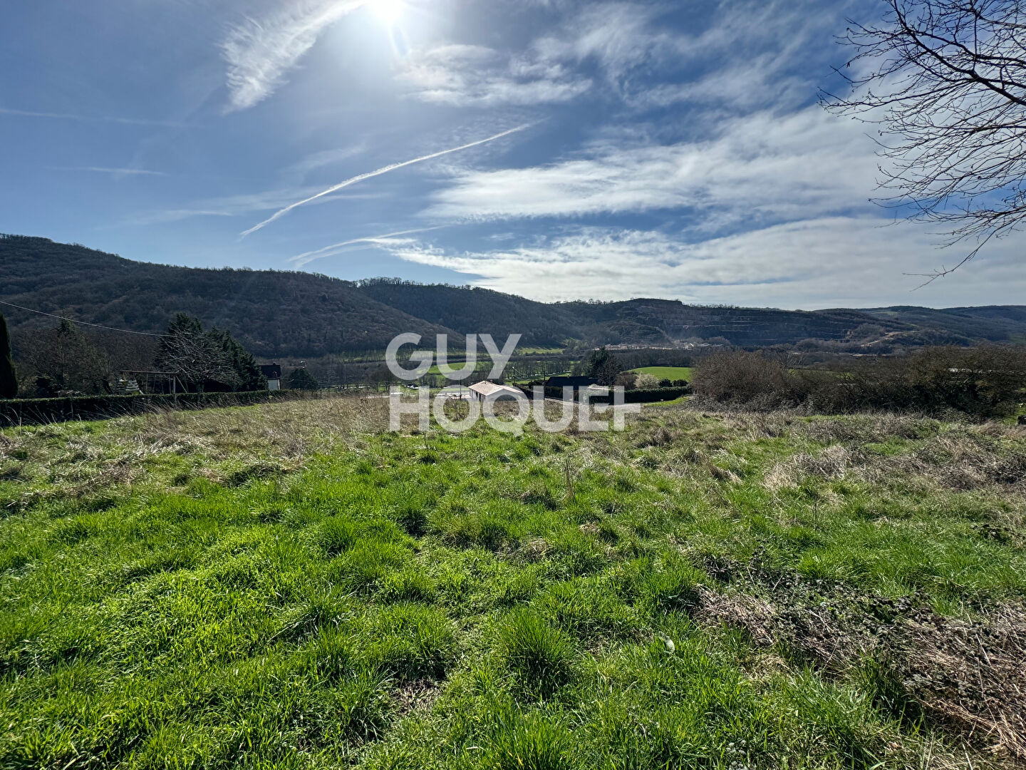 Terrain à Saint Sernin Du Bois 3993 m2