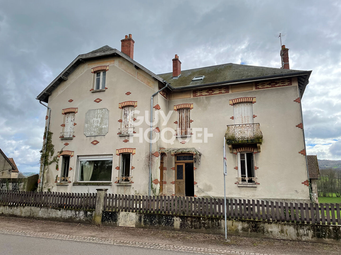 Belle maison familiale/ gîte (300 m²) à MESVRES