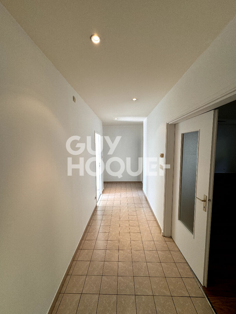 CENTRE VILLE - APPARTEMENT 5 PIÈCES REZ DE CHAUSSEE