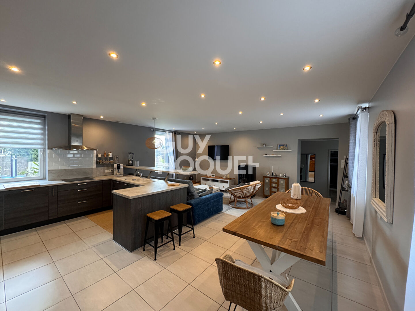 Maison à vendre - 6 pièces, 4 chambres au Creusot