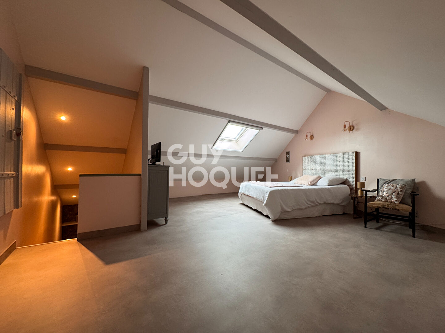 Maison à vendre - 6 pièces, 4 chambres au Creusot