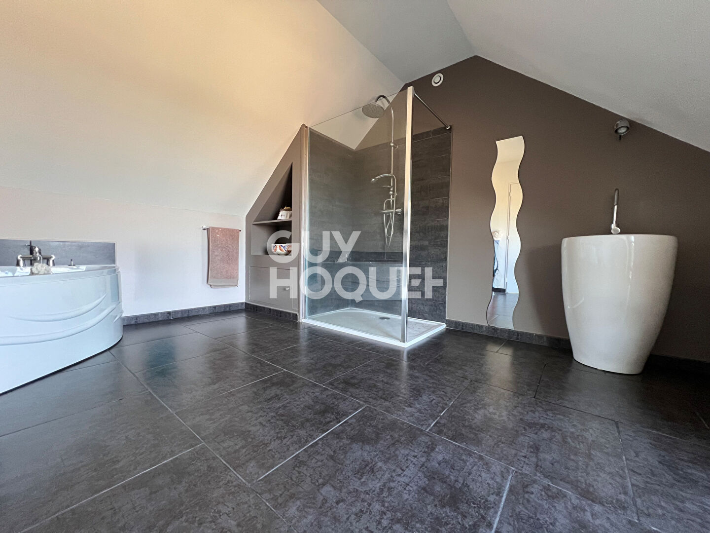 MAISON D'ARCHITECTE 133 m2 - DE CARACTÈRE - LA TAGNIÈRE