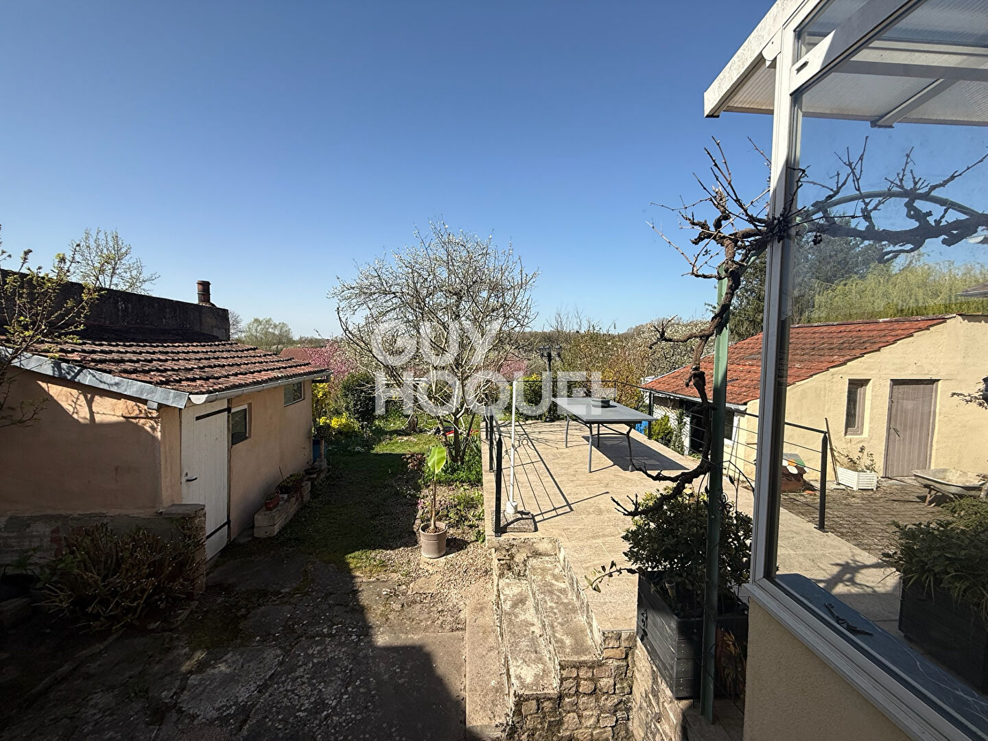 Maison individuelle avec grand jardin, garage et dépendances Montchanin