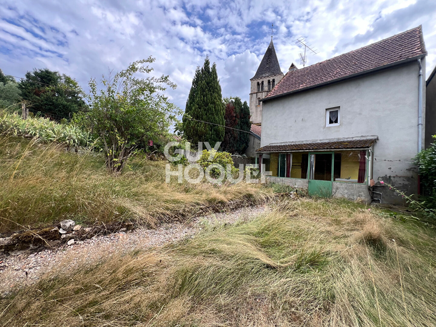 Charmante Maison de village à Vendre à Charbonnat - Une Opportunité à Ne Pas Manquer !
