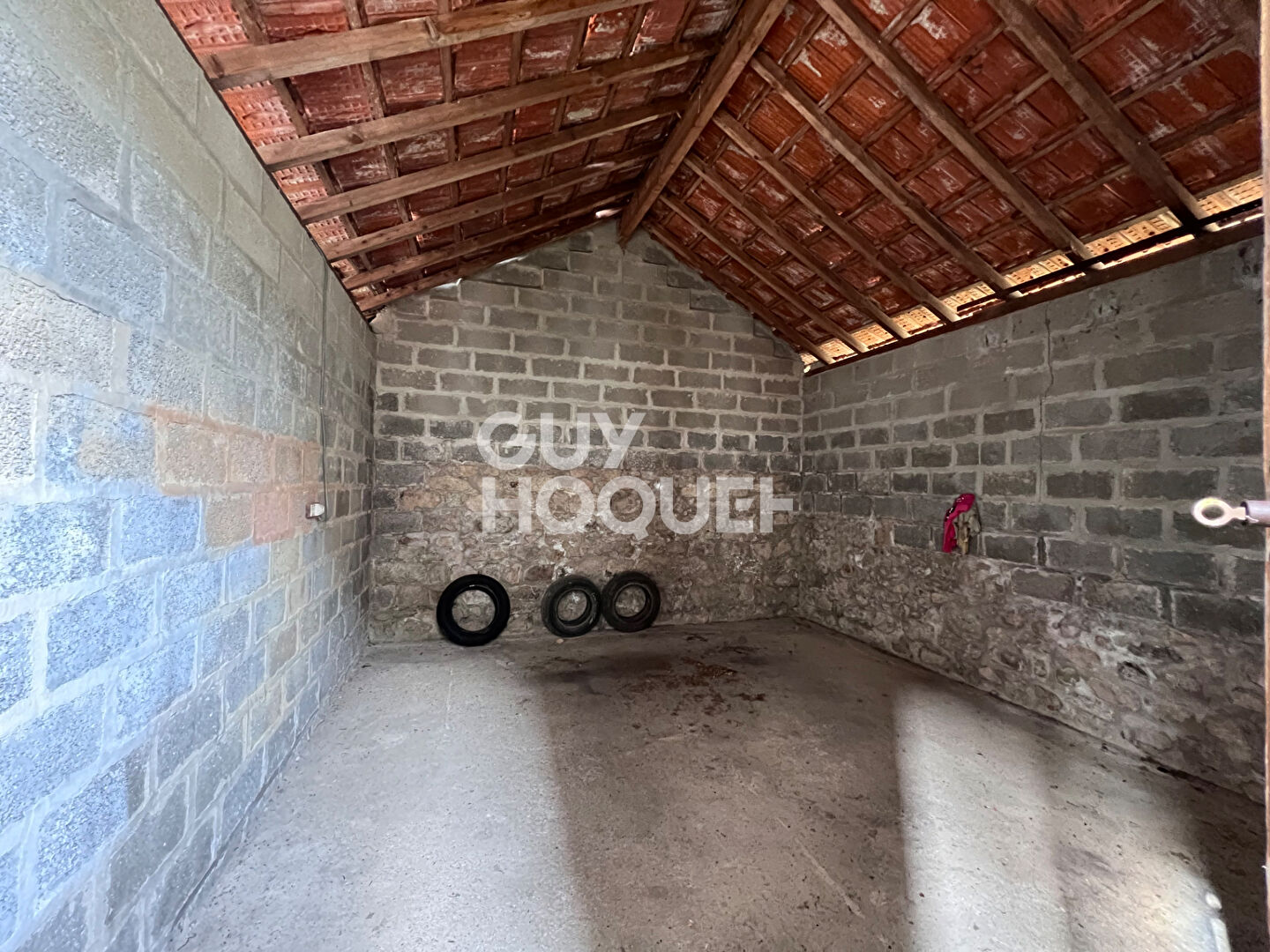 Charmante Maison de village à Vendre à Charbonnat - Une Opportunité à Ne Pas Manquer !