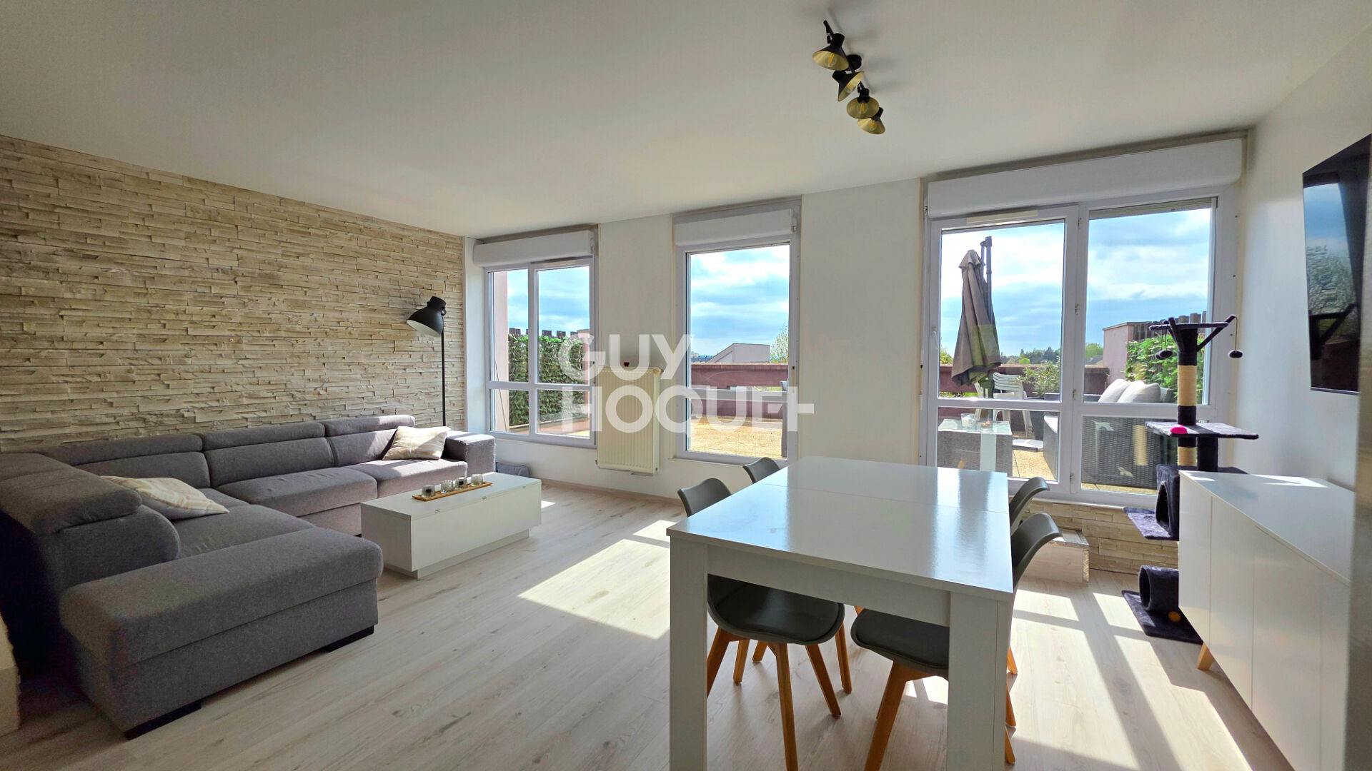 Grand appartement lumineux, 3 chambres, avec terrasse