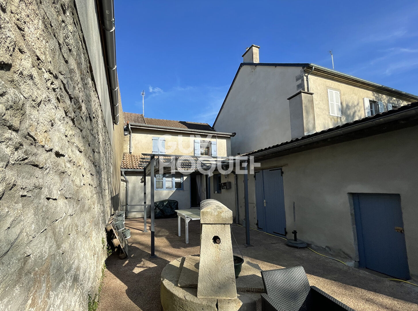 Maison mitoyenne très agréable à vendre à Saint-Émiland - Idéale primo-accédant