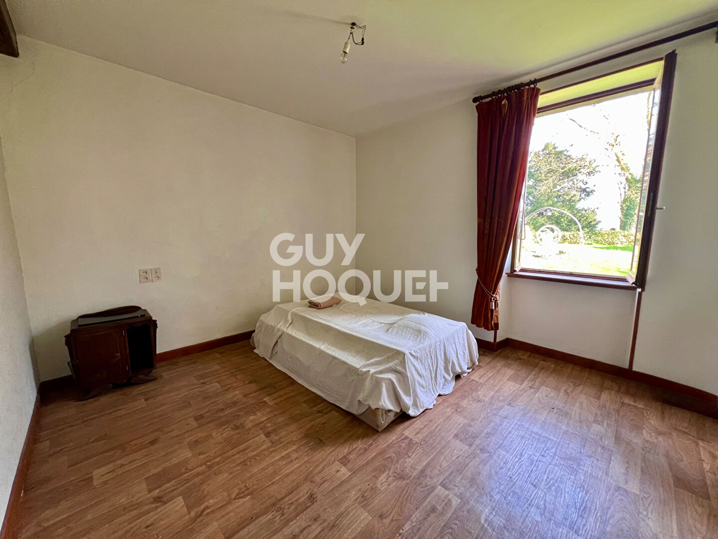 À vendre : Corps de ferme à Issy-l'Évêque - 4 pièces, 105 m² sur 1,14 ha