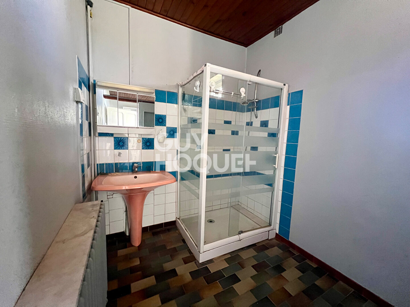 À vendre : Corps de ferme à Issy-l'Évêque - 4 pièces, 105 m² sur 1,14 ha