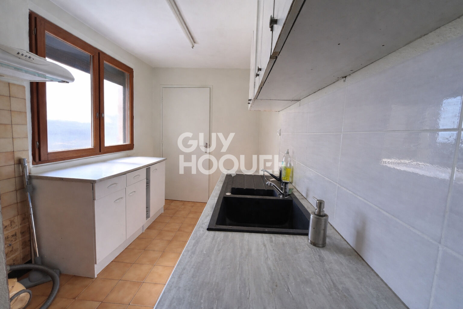 À vendre : Corps de ferme à Issy-l'Évêque - 4 pièces, 105 m² sur 1,14 ha