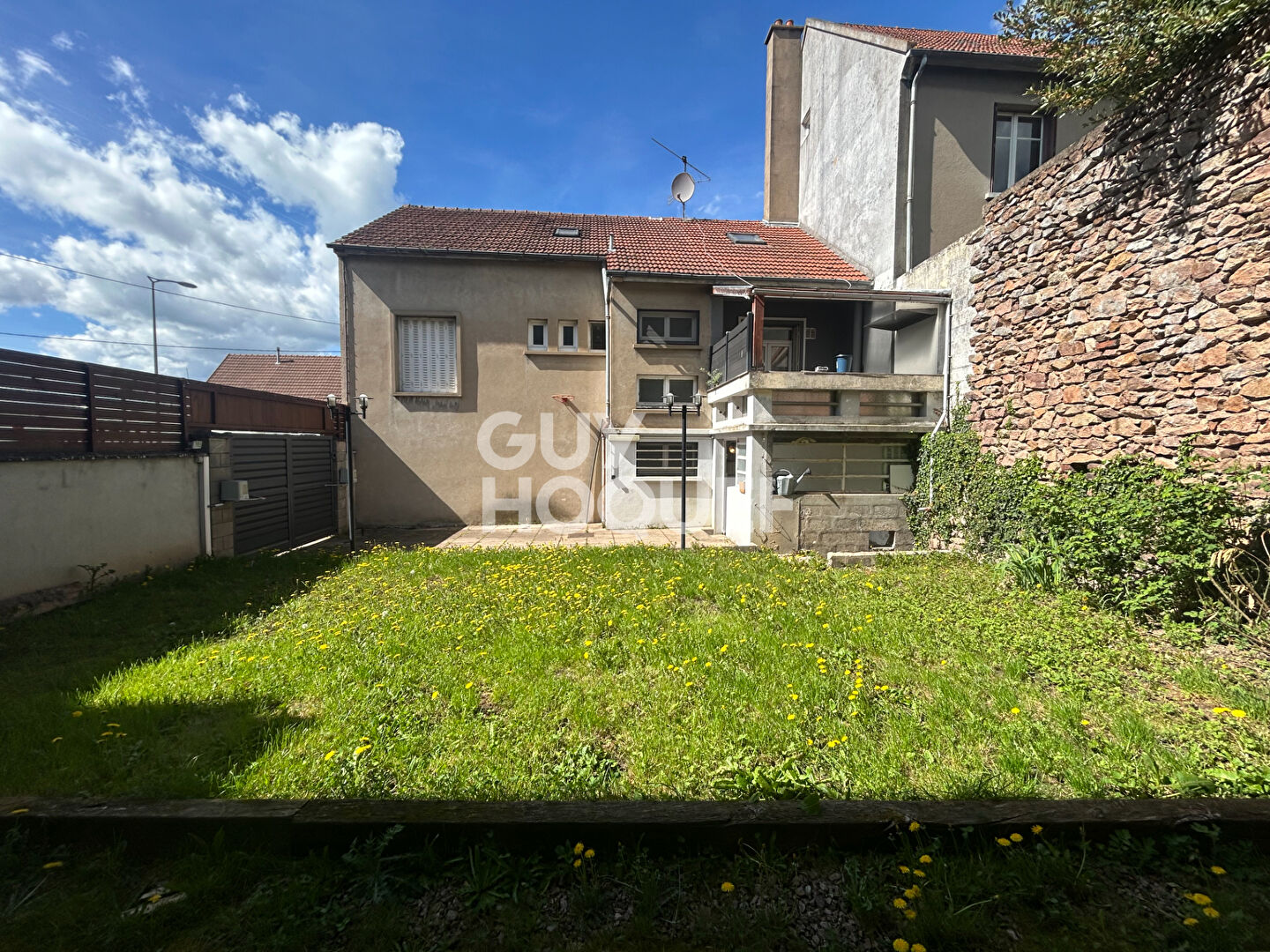 Maison à vendre à Autun - 4 chambres, garage, terrasse