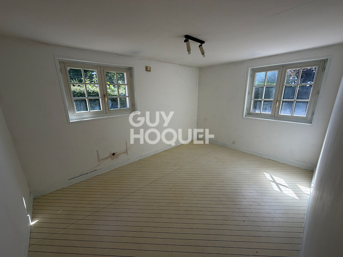 Maison à vendre à Saint-Pierre-de-Varennes - 139 000 