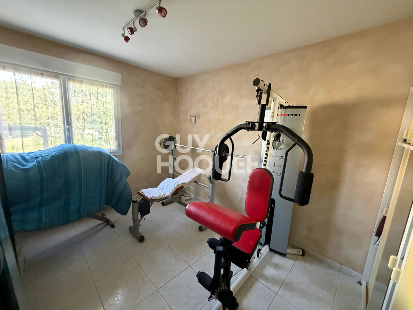 Maison spacieuse de 8 pièces à vendre à Le Breuil