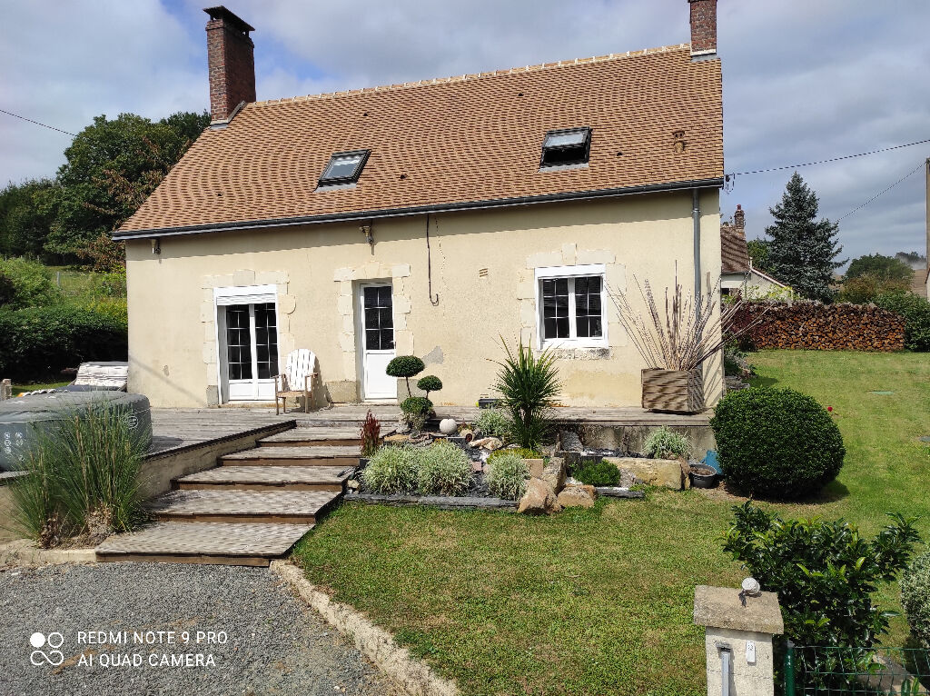 FERMETTE rénovée proche d' Ecommoy de 110 m2 avec  trois chambres