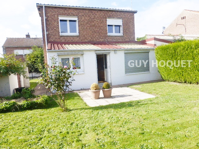 Maison  avec garage et jardin